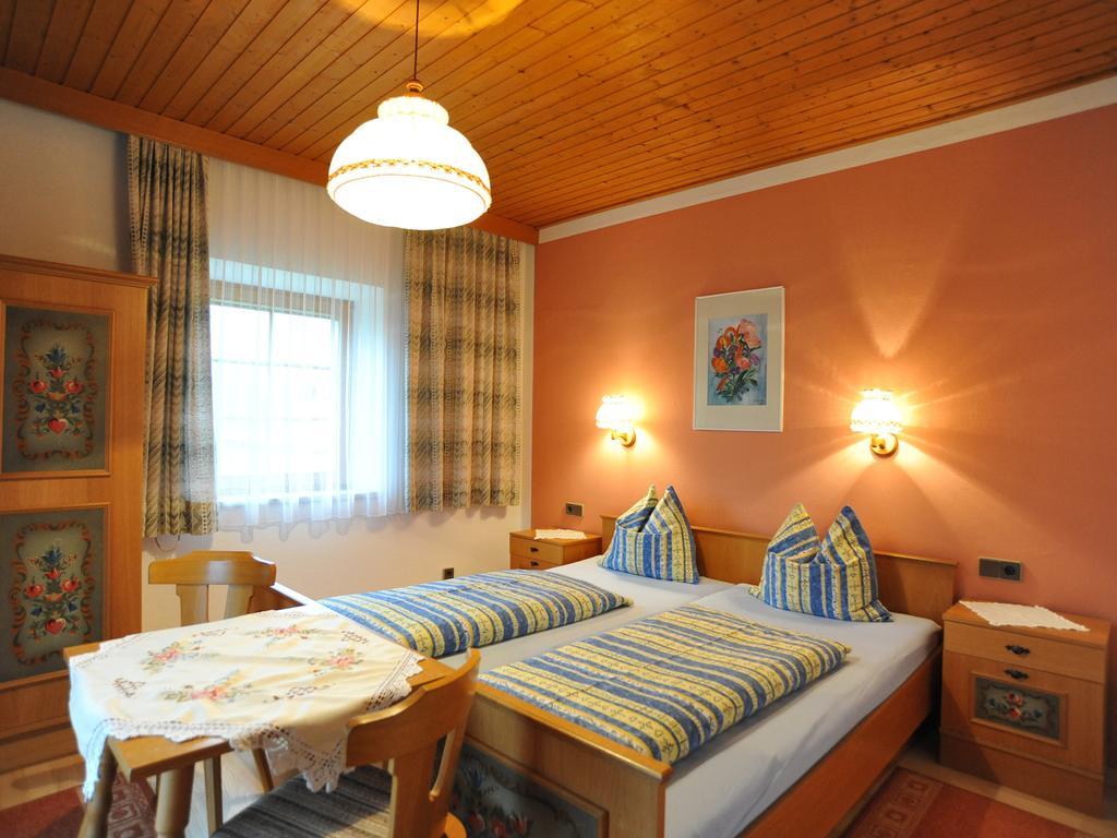Ferienhaus Nickl Вайсбріах Номер фото